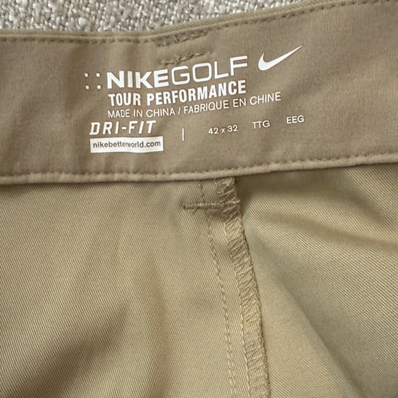 Nike 42x32 Men's Golf Pant Khakis - Picture 2 of 5